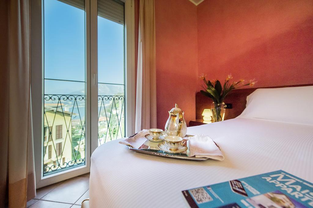 Hotel San Gerolamo Vercurago ภายนอก รูปภาพ