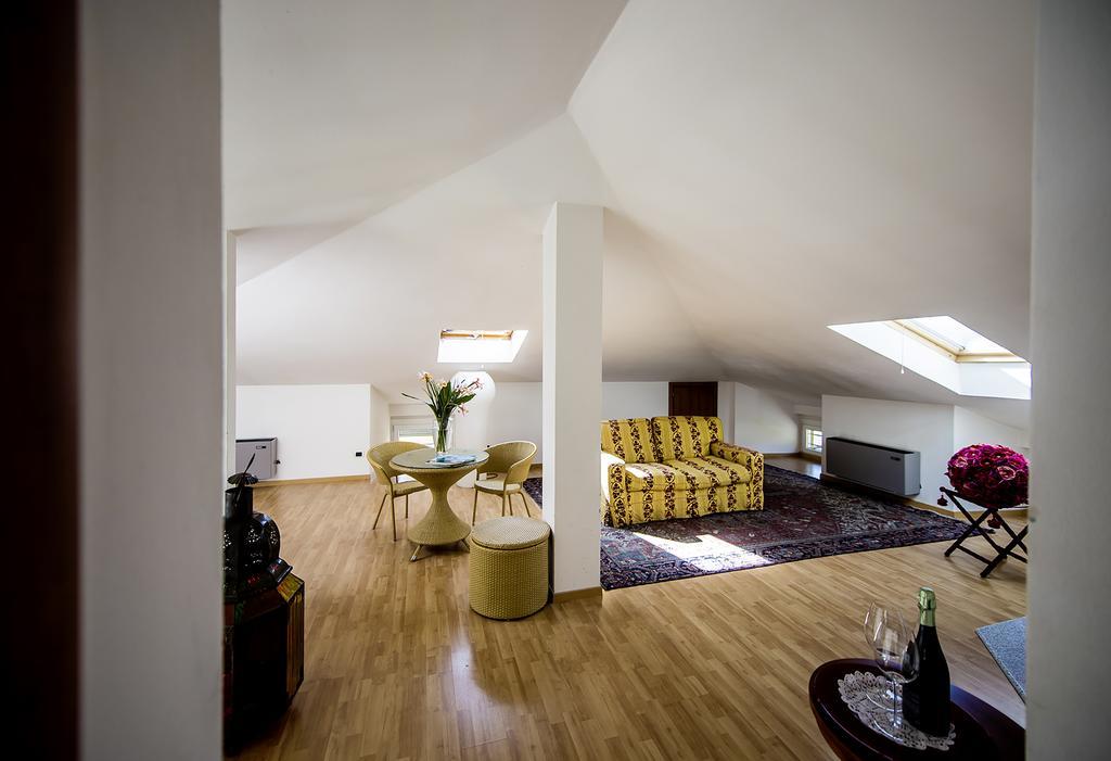 Hotel San Gerolamo Vercurago ภายนอก รูปภาพ