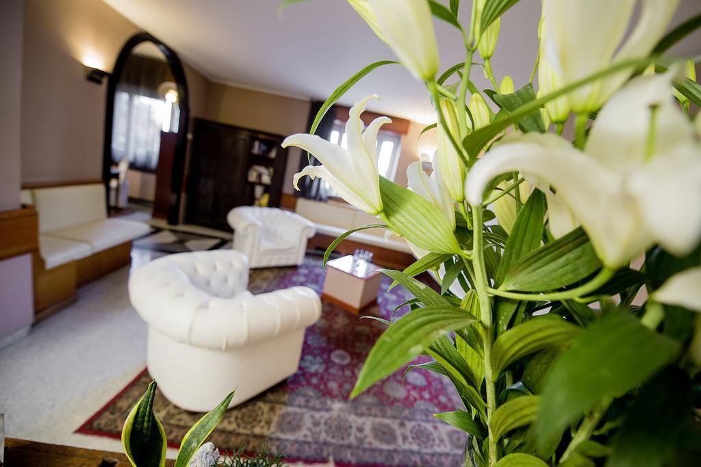 Hotel San Gerolamo Vercurago ภายนอก รูปภาพ