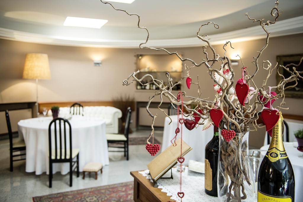 Hotel San Gerolamo Vercurago ภายนอก รูปภาพ