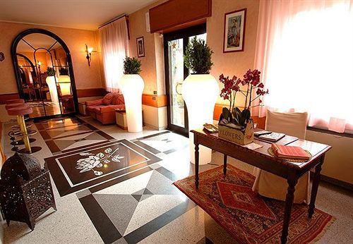 Hotel San Gerolamo Vercurago ภายนอก รูปภาพ